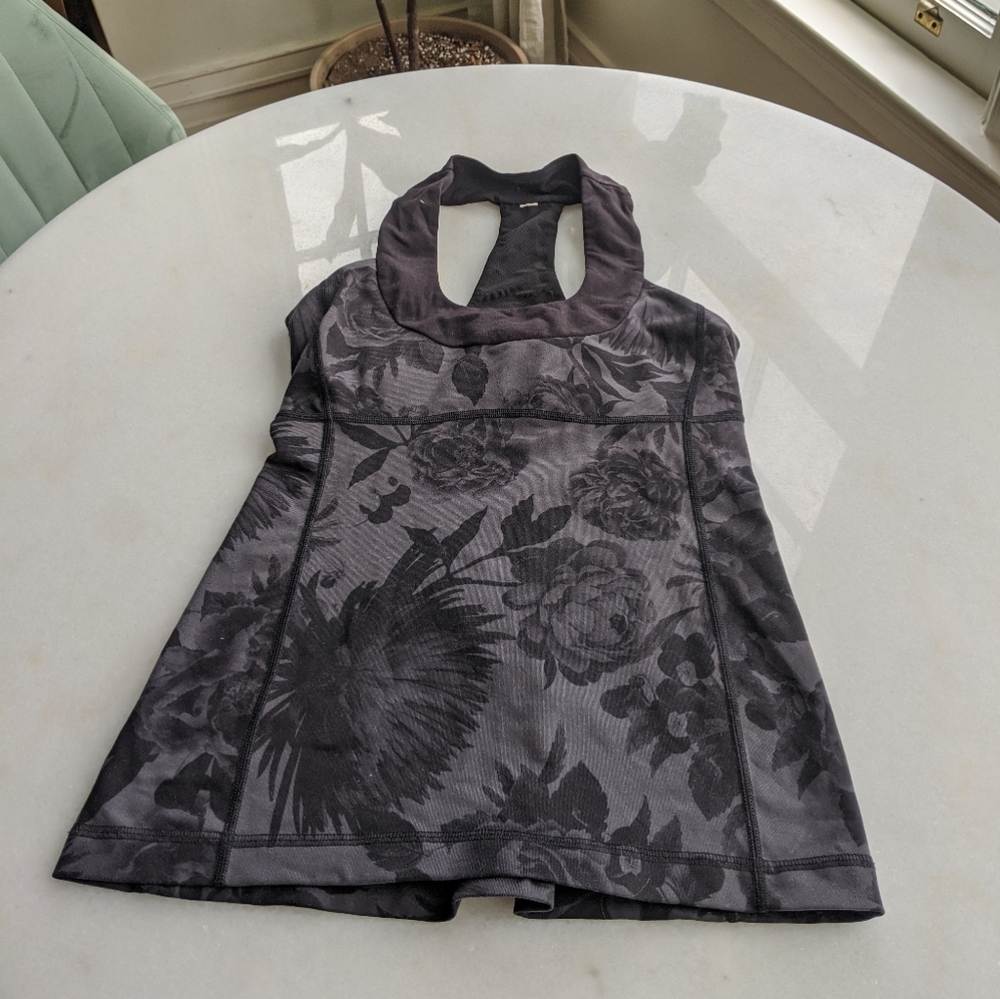 Lululemon Scoop Neck Tank Size 6